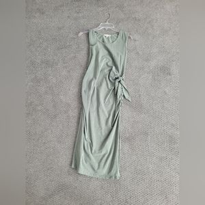 Sundry moss green dress. Size medium/size 6.